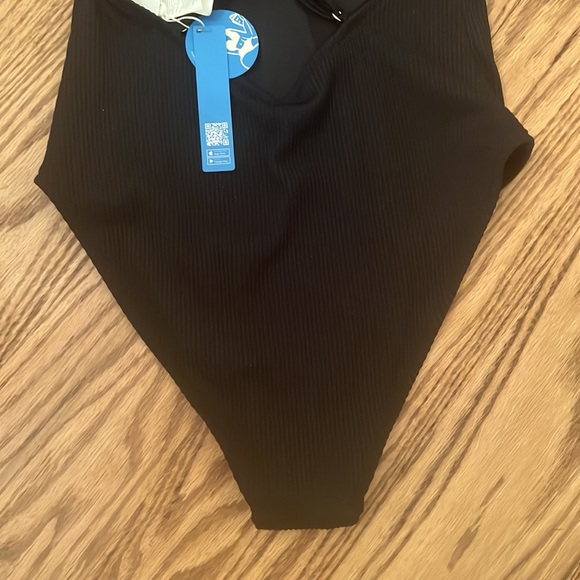 NWOT CUPSHE BLACK BATHING SUIT. Size Medium - Picture 8 of 12